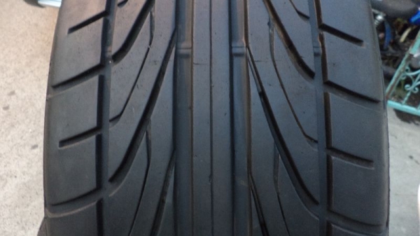 ขายยาง DUNLOP ขอบ18" 245/45/18 ปี11 MADE IN JAPAN ดอกเต็ม