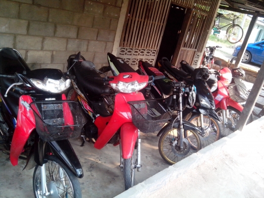 ขายเวฟสามคัน เอกสารพร้อมโอน คันละ 12500 พร้อมส่งด้วย