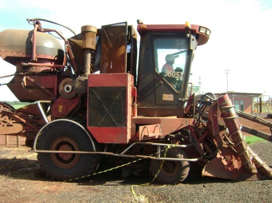 Austoft Case IH A7000 ปี 2008 ราคา 6.5 ล้าน Austoft Case IH A7000 ปี 2008 ราคา 6.5 ล้าน