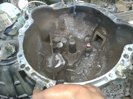 ขอขายเกียร์ toyota 4a fe ธรรมดา 2 ลูก 8500 บาท สนใจโทรถามได้