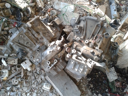 ขอขายเกียร์ toyota 4a fe ธรรมดา 2 ลูก 8500 บาท สนใจโทรถามได้