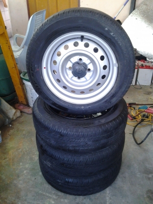 กระทะเหล็ก (4รู100) พร้อมยาง ขอบ14