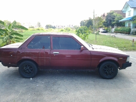 ขายรถยนต์ ปี83 โตโยต้า โคโรล่า KE70 รุ่น2ประตู เครื่อง1300cc.ติดแก๊ส เกียร์ธรรมดา แอร์เย็น ล้อแม็ก"13" เครื่องดี สภาพต้องทำสี (ไม่ใช่รถน้ำท่วม)