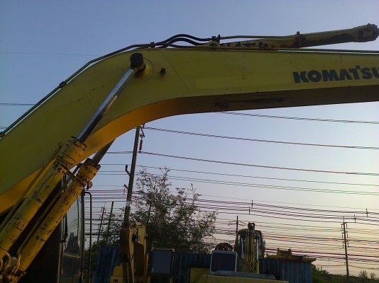 PC200-6 มี2คัน ให้เลือก ซีเรียลสูง96007และ96008 เล่มทะเบียน