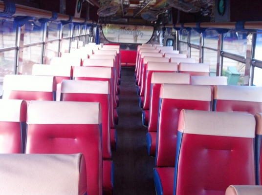 สนใจเปลี่ยนรถบัส 12 m. Nissan 6 ล้อ พัดลม สภาพดี พร้อมใช้