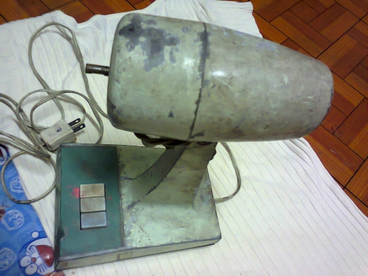 พัดลมเก่า  หมุนติ้วๆ