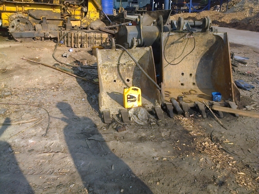 PC120-1มี2คันจะเลือกคันใหนก็ได้