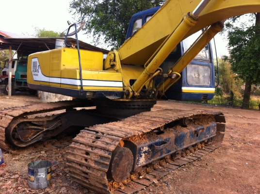 ขายรถแม๊คโคร kobelco sk 200 m3 พร้อมใช้0821340054