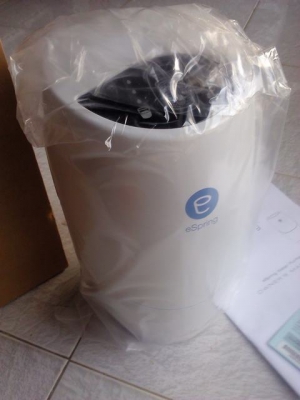 เครื่องกรองน้ำแอมเวย์eSpringยังไม่เคยใช้อุปกรณ์ครบมีใบรับประกันและcdวิธีการติดตั้งในกล่อง