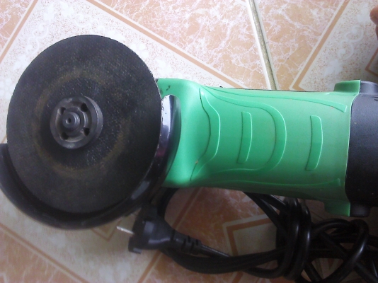 เครื่องเจียรมือไฟฟ้า 4 นิ้ว HITACHI แท้100\%ค่อนข้างใหม่มากสภาพ99\%(มี 1 เครื่อง เครื่องเจียรมือไฟฟ้า 4 นิ้ว HITACHI แท้100\%ค่อนข้างใหม่มากสภาพ99\%(มี 1 เครื่อง