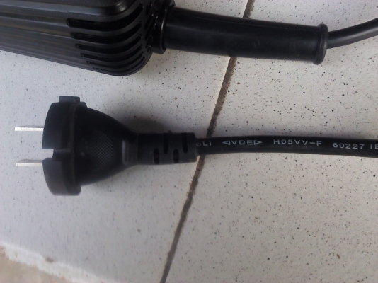 เครื่องเจียรมือไฟฟ้า 4 นิ้ว HITACHI แท้100\%ค่อนข้างใหม่มากสภาพ99\%(มี 1 เครื่อง เครื่องเจียรมือไฟฟ้า 4 นิ้ว HITACHI แท้100\%ค่อนข้างใหม่มากสภาพ99\%(มี 1 เครื่อง