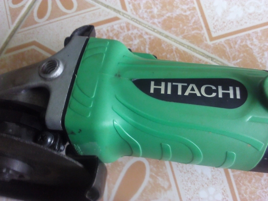 เครื่องเจียรมือไฟฟ้า 4 นิ้ว HITACHI แท้100\%ค่อนข้างใหม่มากสภาพ99\%(มี 1 เครื่อง เครื่องเจียรมือไฟฟ้า 4 นิ้ว HITACHI แท้100\%ค่อนข้างใหม่มากสภาพ99\%(มี 1 เครื่อง