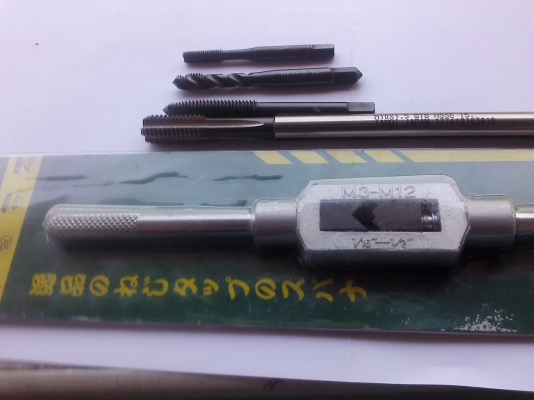 ชุดดอกต๊าปทำเกลียวอย่างดีพร้อมด้ามจัดเป็นชุดราคาถูกๆ M5, M6 ,M8 ,M10 ต้องการเพิ่มลดบอกได้ ชุดดอกต๊าปทำเกลียวอย่างดีพร้อมด้ามจัดเป็นชุดราคาถูกๆ M5, M6 ,M8 ,M10 ต้องการเพิ่มลดบอกได้