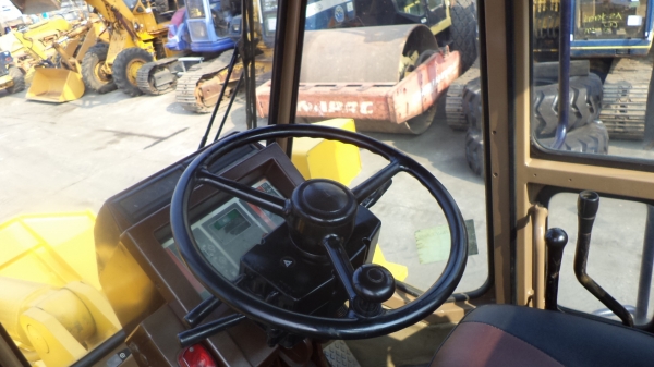 WA300-1-30055รถตักKOMATSUรถจอดที(CSนวนคร)แล้วครับ