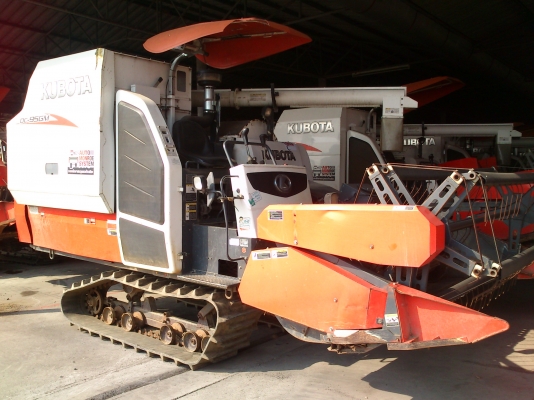 รถเกี่ยว KUBOTA DC-95 GM