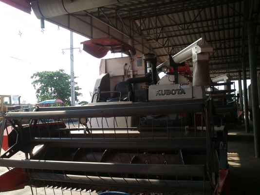 รถเกี่ยว KUBOTA DC-95 GM