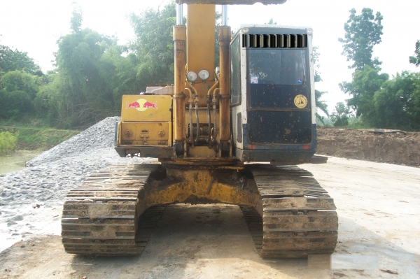 ขาย KOMATSU PC 200-3 คอลโทลสั้น ซีเรียลสูง เครื่อง ปั๊ม แพคอลโทล มอเตอร์สวิง แห้งสมบูรณ์ ช่วงล่างเต็ม แอร์เย็น เอกสารเล่มทะเบียน ภาษีไม่ขาดต่อ