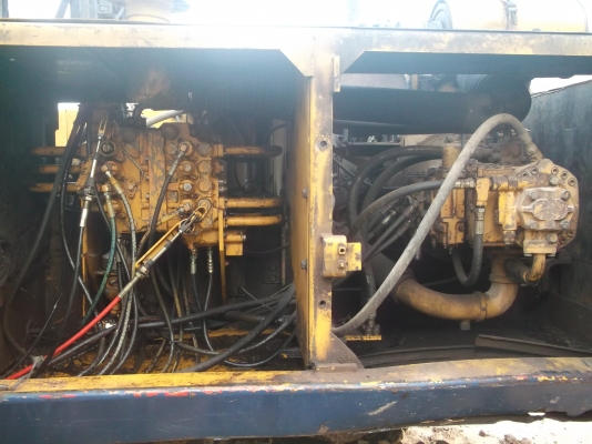 ขาย KOMATSU PC 200-3 คอลโทลสั้น ซีเรียลสูง เครื่อง ปั๊ม แพคอลโทล มอเตอร์สวิง แห้งสมบูรณ์ ช่วงล่างเต็ม แอร์เย็น เอกสารเล่มทะเบียน ภาษีไม่ขาดต่อ