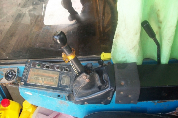 ขาย KOMATSU PC 200-3 คอลโทลสั้น ซีเรียลสูง เครื่อง ปั๊ม แพคอลโทล มอเตอร์สวิง แห้งสมบูรณ์ ช่วงล่างเต็ม แอร์เย็น เอกสารเล่มทะเบียน ภาษีไม่ขาดต่อ