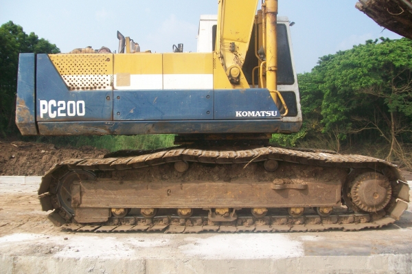 ขาย KOMATSU PC 200-3 คอลโทลสั้น ซีเรียลสูง เครื่อง ปั๊ม แพคอลโทล มอเตอร์สวิง แห้งสมบูรณ์ ช่วงล่างเต็ม แอร์เย็น เอกสารเล่มทะเบียน ภาษีไม่ขาดต่อ