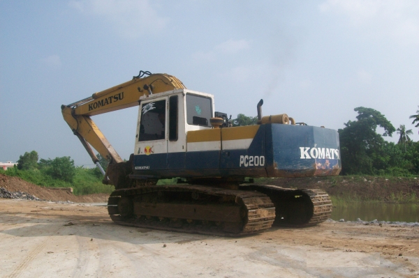 ขาย KOMATSU PC 200-3 คอลโทลสั้น ซีเรียลสูง เครื่อง ปั๊ม แพคอลโทล มอเตอร์สวิง แห้งสมบูรณ์ ช่วงล่างเต็ม แอร์เย็น เอกสารเล่มทะเบียน ภาษีไม่ขาดต่อ