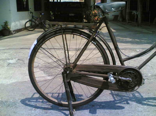 ขายจักรยาน Humber เดิมๆ มีเก็บอะไหล่ใหม่มาบ้างสภาพดีขี่นิ่งเหมาะกับนักสะสม ขาย 4500 บาท