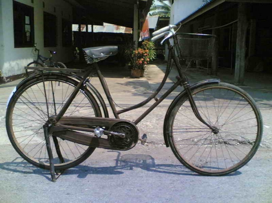 ขายจักรยาน Humber เดิมๆ มีเก็บอะไหล่ใหม่มาบ้างสภาพดีขี่นิ่งเหมาะกับนักสะสม ขาย 4500 บาท