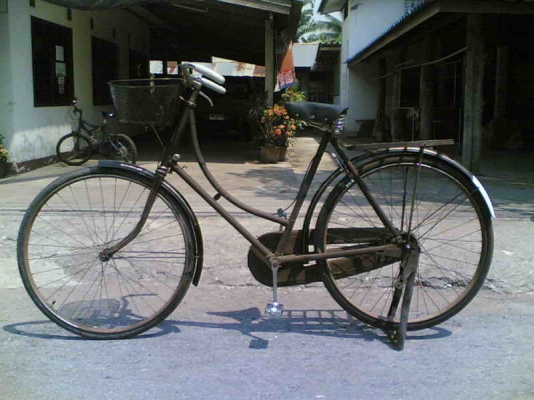 ขายจักรยาน Humber เดิมๆ มีเก็บอะไหล่ใหม่มาบ้างสภาพดีขี่นิ่งเหมาะกับนักสะสม ขาย 4500 บาท