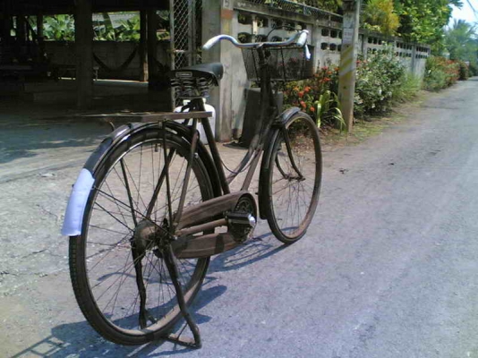 ขายจักรยาน Humber เดิมๆ มีเก็บอะไหล่ใหม่มาบ้างสภาพดีขี่นิ่งเหมาะกับนักสะสม ขาย 4500 บาท