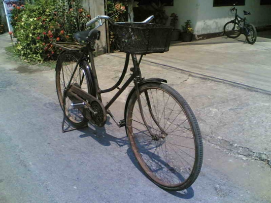 ขายจักรยาน Humber เดิมๆ มีเก็บอะไหล่ใหม่มาบ้างสภาพดีขี่นิ่งเหมาะกับนักสะสม ขาย 4500 บาท