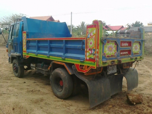 ISUZU ROCKY 195 HP 6HE1 หกล้อดั๊มพ์ ช่วงล่างใหญ่คัชซีสวย ภายในสวยจัด แอร์เย็น พ.เพาเวอร์ ก.ไฟฟ้า เบรคทริ๊ปฟี้ครบ เครื่องแน่นดีแห้งดีไม่มีเยิ้ม กระบะดั๊มพ์เหล็ก 6 ตันยาว 3.60 เมตร ยาง 8.25 ขอบ 16 สภาพดี 70\% พร้อมบรรทุกพร้อมใช้งาน เอกสารทะเบียนภาษีครบพร้อมโ
