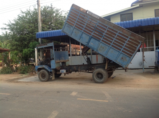 ขาย ด่วน 6 ล้อ หัวตัด พร้อมเครื่อง ถูกๆ เครื่อง ฮีโน่ EH. 100.-6สูบ  145 แรงม้าช่วงหน้าครบ