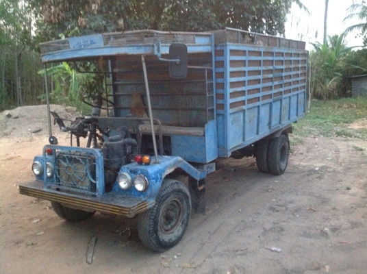 ขาย ด่วน 6 ล้อ หัวตัด พร้อมเครื่อง ถูกๆ เครื่อง ฮีโน่ EH. 100.-6สูบ  145 แรงม้าช่วงหน้าครบ