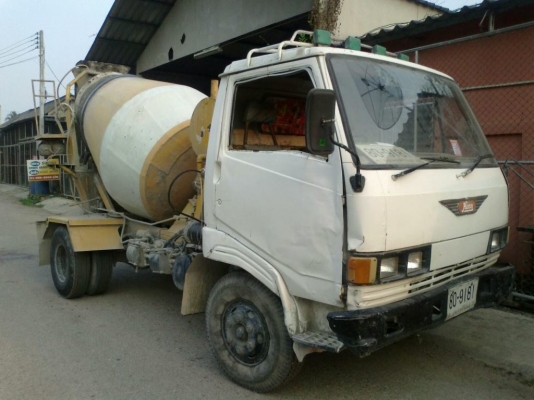 ขาย HINO FC โม่ปูน3คิว (หกล้อกลาง)ปี40 เครื่อง180 แรงพวงมาลัยเพาเวอร์ คลัซซีใหญ่ รถใช้งานอยู่ พร้อมใช้งานได้เลย ภาษีไม่ขาด ยาง825 หกเส้น สภาพใช้งานได้ ราคา 580,000