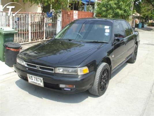 ขาย ACCORD ตาเพชร ปี90 สีดำ เกียร์ออโต้ รถสวยมาก 97000
