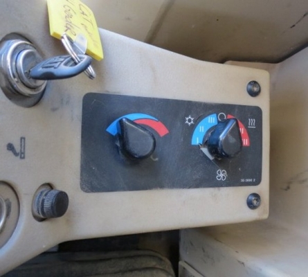 ถึงไทยแล้วครับ 140H SN: 2ZK08136 ปี 2003 สภาพเยี่ยม และไม่แพงครับ