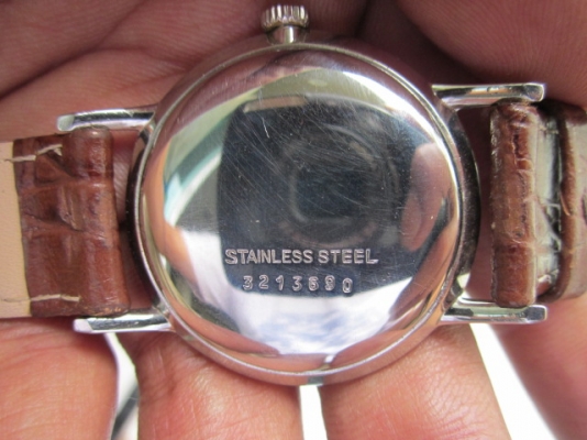 +++++ นาฬิกาสวิสไขลานเรือนบางเฉียบ +++++