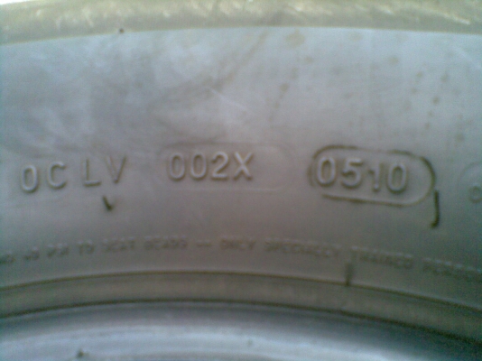 ยาง MICHELIN 265/65R17 ปี10  4 เส้น