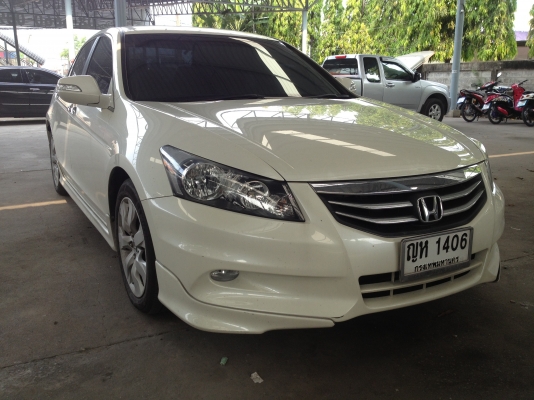 HONDA, ACCORD 2.0 E i-VTEC ปี 2011 สีขาว เกียร์ออโต้