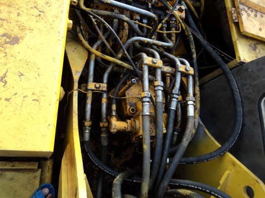 ขาย kobelco 200 mark 2 รถทำงานอยู่จังหวัดพะเยา  ต่อรองได้ 640,000 บาท ( พร้อมรถขนส่ง ) โทร 090-1311988