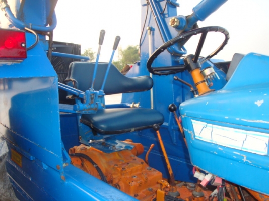 Ford-5600 เครื่อง T3 แท้ๆตรงรุ่น พร้อมชุดตัก (แสงกลึง) สวยๆครับ
