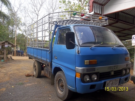 ขายรถ4ล้อกลางอิซูสุ  TL  74แรงม้า   เกียร์สายสั้น  คัชซีสวย