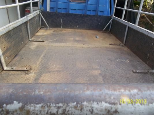 ขายรถ4ล้อกลางอิซูสุ  TL  74แรงม้า   เกียร์สายสั้น  คัชซีสวย