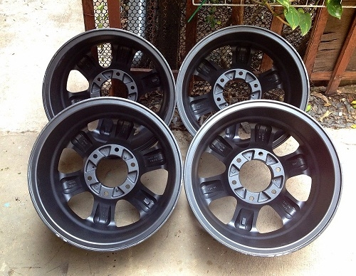 ขายล้อเล็บเหยี่ยวแท้ Isuzu ขอบ 16 สีเทาขอบเงา รูดุมเดิม สภาพสวยมากครับ ขายล้อเล็บเหยี่ยวแท้ Isuzu ขอบ 16 สีเทาขอบเงา รูดุมเดิม สภาพสวยมากครับ