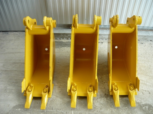 จำหน่ายล้อรถบด แผ่นแทรก กะทะล้อ โซลินอยตัวเดิน รถบด รถปูยาง มีให้เลือกหลายแบบ