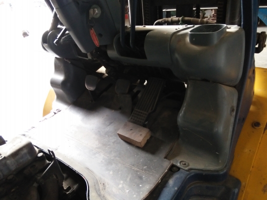 โฟร์คลิฟท์ โคมัตสุ 2.5 ตัน งาสูง 6 เมตร ยาว 1.25 เมตร เกียร์ออโต้