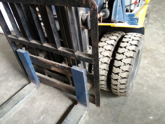 โฟร์คลิฟท์ โคมัตสุ 2.5 ตัน งาสูง 6 เมตร ยาว 1.25 เมตร เกียร์ออโต้