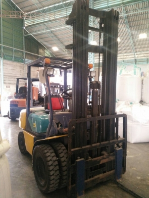 โฟร์คลิฟท์ โคมัตสุ 2.5 ตัน งาสูง 6 เมตร ยาว 1.25 เมตร เกียร์ออโต้