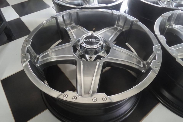 20x9 ET+18 สภาพสวย ไร้รอย ใช้งานมาน้อยมาก 4วง ขาย15000บาท รับประกันความงาม 081-7570077 20x9 ET+18 สภาพสวย ไร้รอย ใช้งานมาน้อยมาก 4วง ขาย15000บาท รับประกันความงาม 081-7570077