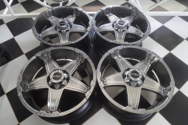 20x9 ET+18 สภาพสวย ไร้รอย ใช้งานมาน้อยมาก 4วง ขาย15000บาท รับประกันความงาม 081-7570077